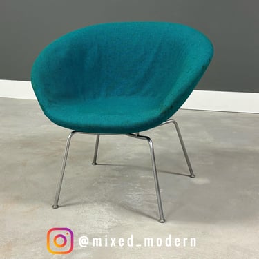 Arne Jacobsen Pot Chair for Fritz Hansen 