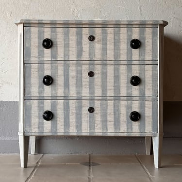 Gusto Custom Painted Wax Striped Chest