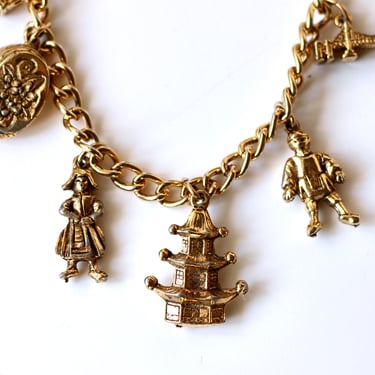 1940s San Francisco Themed Charm Bracelet - Vintage Gold Trace Chain Dangle Bracelet 