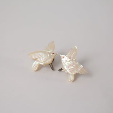 Vintage Mother of Pearl Screw Back Earrings