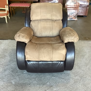 Ashley Furniture Two Toned Recliner (WH)