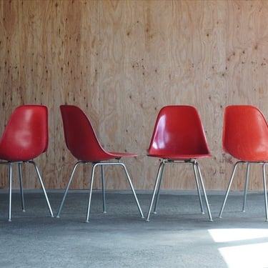 Eames Crimson Red Shell Chair by Herman Miller (Set 6) 