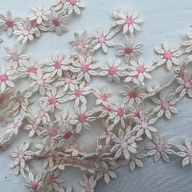 70's Vintage Daisy Sewing Trim, Pink And White Daisy Trim, Groovy Flower Power, Spring Summer Fashions 