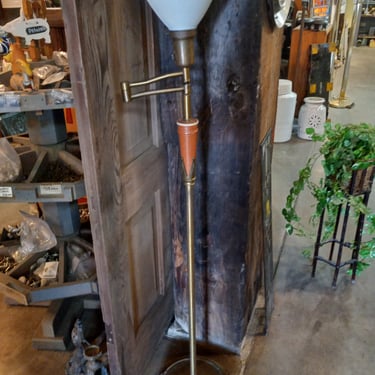 Beautiful Vintage Floor Lamp 53.5