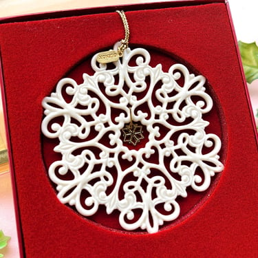 VINTAGE: 1999 - Lenox Annual Snow Fantasy Ivory Snowflake Ornament with Red Box - Lenox China 