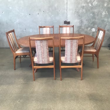 Mid Century Modern American Spider Leg Dining Table With 6 Chairs