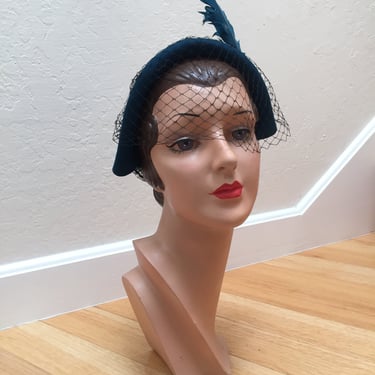 Awaiting The Cocktail Hour - Vintage 1940s 1950s Cyan Teal Blue Wool Felt Hat w/Veil & Matching Feathers 