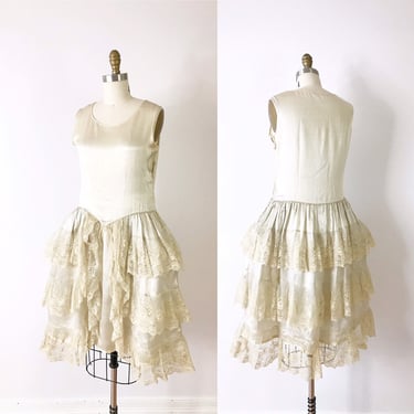 SIZE S 1920s Flapper Wedding Dress / 20s Robe de Style Lace and Silk Wedding Dress / Jazz Age Bridal Silk Ivory Dress with Panniers 
