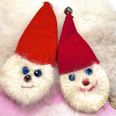 VINTAGE: 2pcs - Crochet Santas - Crafts - Holiday, Christmas, Xmas 