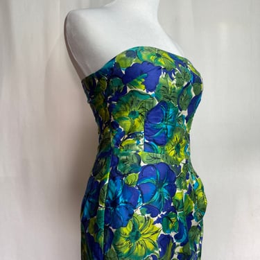 50’s strapless wiggle Bombshell dress~ fitted shapely Ruching Hawaiian 1950’s floral goddess blues & greens ~size SM 4ish 