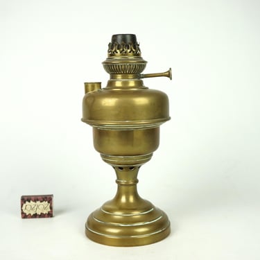 Big Victorian kerosene lamp, Adjustable Oil Lamp, old lamp, rustic Oil Lamp, decorative vintage oil lamp, retro lamp, Wedding Decor, 