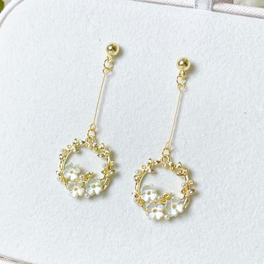 E152 Flower Wreath Dangle Earrings, Flower Earrings, dangle Earrings, floral Earrings, handmade earrings, wedding earrings, gift for her 