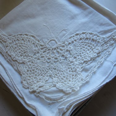 Butterfly handkerchief vintage Victorian box with Lot Embroidered handkerchiefs HVictorian Paper Box Tatted Old Lace Hankie Vintage Linen 