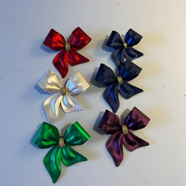 Wrap Me Up - Vintage 1980s Massive Satin Finish Metal Bows Brooch Pin 