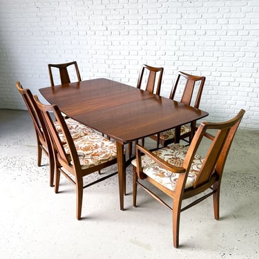 Mid-Century Modern Walnut Dining Table with One Leaf, circa 1960s