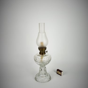 Victorian kerosene lamp with a glass body, glass table lamp, old lamp, rustic Oil Lamp, Pedestal Glass Oil Lamp, retro lamp, Wedding Decor, 