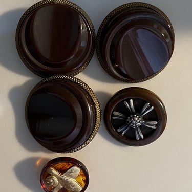 Button Bakelite with shank varied choice 