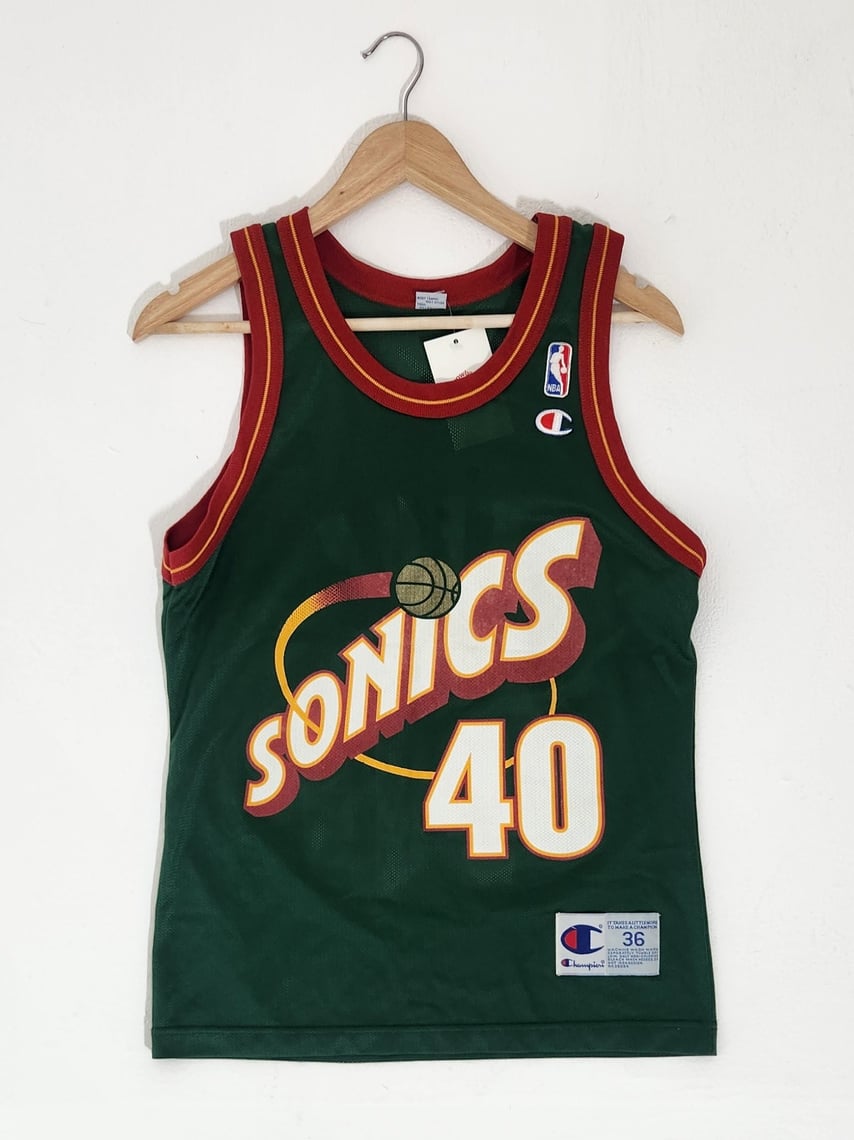Vintage Reebok NBA Seattle Supersonics Rashard Lewis #7 Jersey Size M.