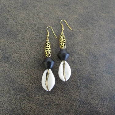 Cowrie shell earrings, black and gold 