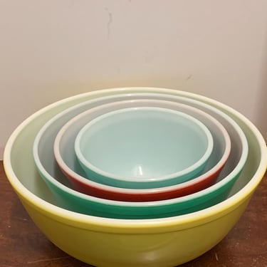 Vintage Primary Colors Pyrex Bowl Set 