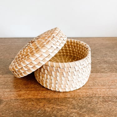 Vintage Charleston Braided Sweetgrass Gullah Handmade Small Lidded Basket 