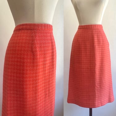 Vintage 50s 60s PENCIL Skirt / Mod Secretary Wiggle Style / Pink + Peach Wool HOUNDSTOOTH / Bernard Altman 
