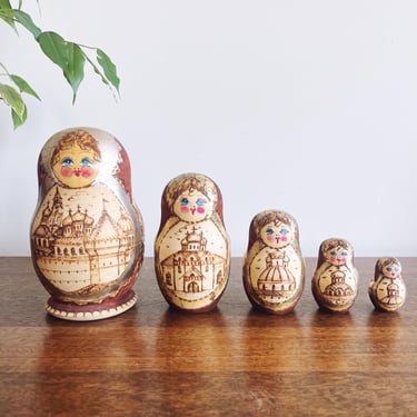 vintage Matryoshka Russian nesting dolls - set of 5 