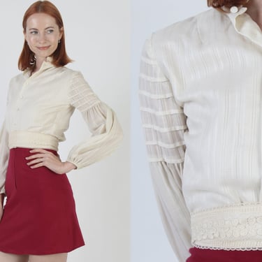 Neat Off White Seersucker Mini Dress / Vintage 70s Crochet Matching Belt / Vertical Striped Secretary Frock 