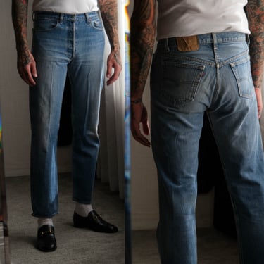 Vintage 80s LEVIS 501 Whiskered Medium Light Wash Button Fly Jeans | Made in USA | Size 32x32 | 1980s LEVIS Unisex High Waisted Denim Pants 
