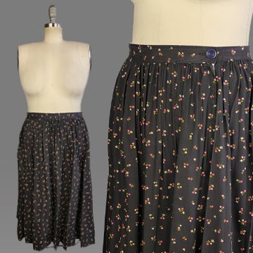 1940s Calico Skirt / 1940s Ranch Wear /Black Cotton Floral Skirt / Size X-Large Extra Large Plus Size 