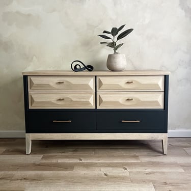 Stylish Mid-Century Modern Dresser 