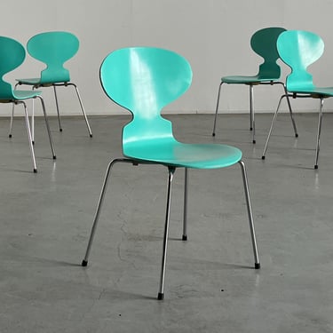 1 of 20 Vintage ‘Ant’ Chairs in Rare Turquoise Colourway, by Arne Jacobsen for Fritz Hansen, Model 3101 ‘Myren’ Chairs, 1952 Denmark 