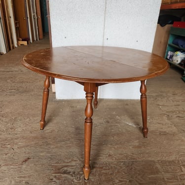 Vintage Round Maple Table 41.75 x 29.5