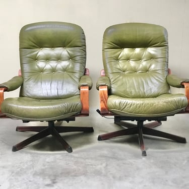 Vintage 1970s Pair (2) Olive Leather Bent Wood "Gondol" Lounge Chairs by Göte Möbler Nassjo of Sweden ** Los Angeles LOCAL Pick-Up ONLY *** 