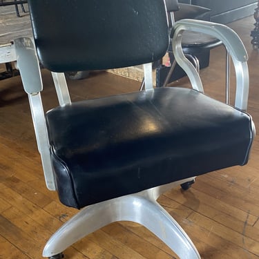 GoodForm Black Vinyl and Metal Rolling Chair w Arms