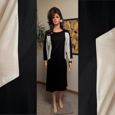 Vintage 1980s Black & White Color Block Mod Avant Garde Batwing Sleeve Button Back Knit Dress / 80s Geometric Square Shift 