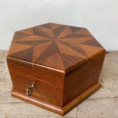Vintage Marquetry Wood Hexagon Box With Key And Lock, Jewelry Box, Trinket Box, Inlaid Wood Star Design 