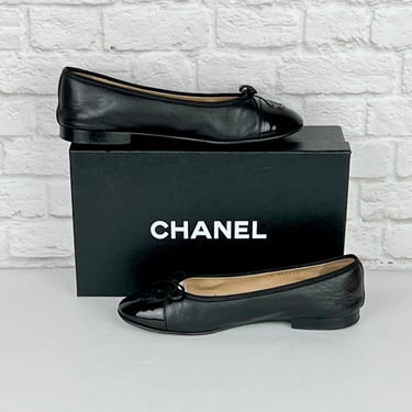 Chanel Vintage Chanel Flats, Size 38, Black