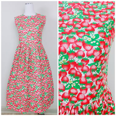 1970s Vintage Peppermint Pony Strawberry Print Dress / 70s / Seventies Petite Cotton Novelty Print Dress / Size XS -Small 