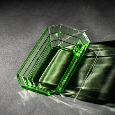 Vintage Tea Room Green Pickle Dish - Antique Indiana Glass Co Depression Glass - UV Vaseline Collectible 