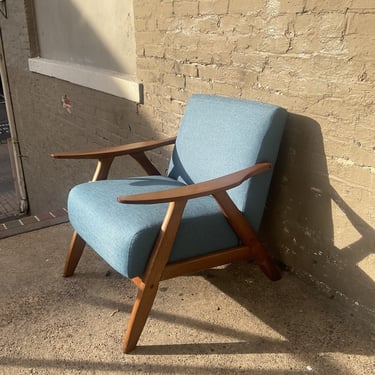 MCM Style Lounge Chair