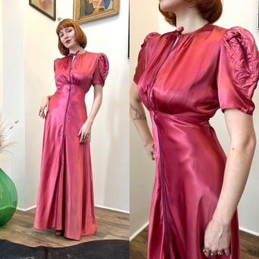 Vintage 1940s Dress / 40s Satin Dressing Gown with Trapunto Sleeves / Pink ( S M ) 