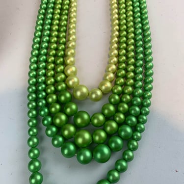 Mojitos For Before Four - Vintage 1950s 1960s Shades of Green Ombre Faux Pearl 5 Strand Necklace 