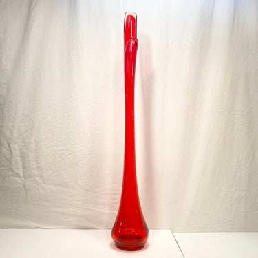 L.E. Smith 32.75" Red Simplicity Smooth Swung Vase 