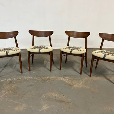 Set of 4 Mid-Century Modern H Paul Browning Shell Back Dining Chairs 