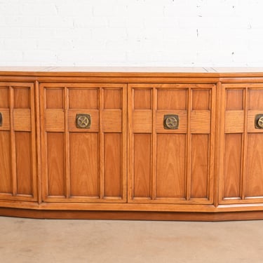 Henredon Style Mid-Century Modern Sculpted Walnut Sideboard Credenza, 1960s