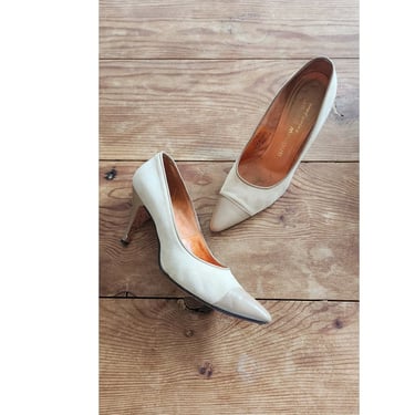 Vintage 50s Beige Shoes High Heels Pointy Toe Andrew Geller Two Toned 8.5 