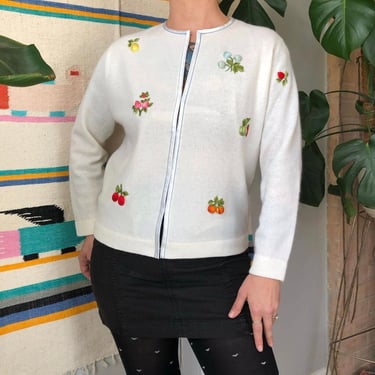 Vintage 50's white soft lambswool fruits cardigan / 1950's cardigan sweater / fruit / small medium by Ru