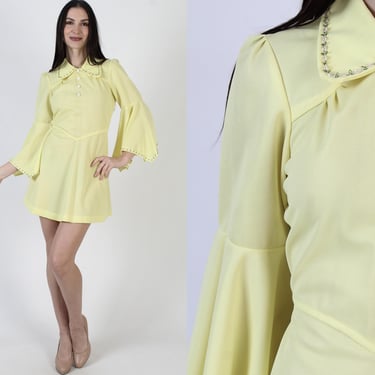 Short 60s Party Dress, Mod Scooter Mini, Kimono Bell Sleeves, Yellow Embroidered Collar 