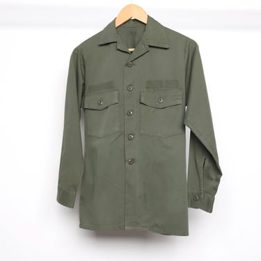 vintage size SMALL mid century MILITARY olive drab GREEN faded distressed button down authentic military wear -- size small 